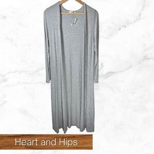 Heart and hips size medium lightweight cardigan